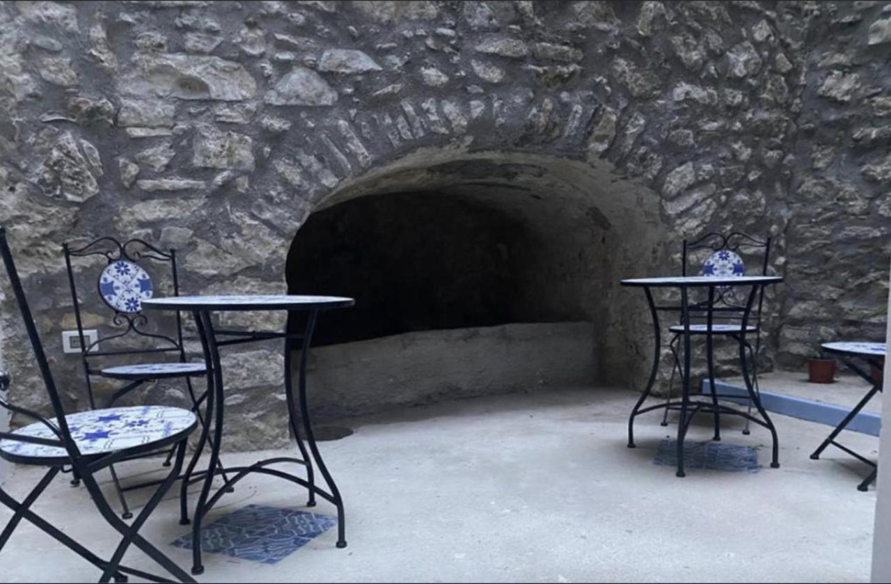 شقة Patio1861 ترميني إميرسي المظهر الخارجي الصورة
